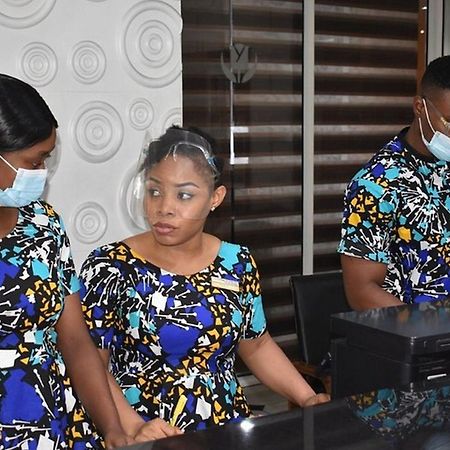 Room In Lodge - Golden Tulip Port Harcourt Hotel Exterior photo