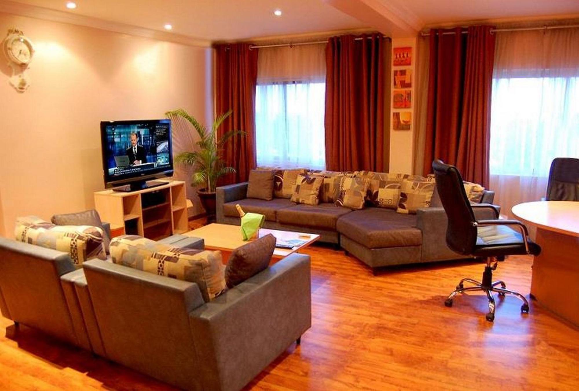 Room In Lodge - Golden Tulip Port Harcourt Hotel Exterior photo