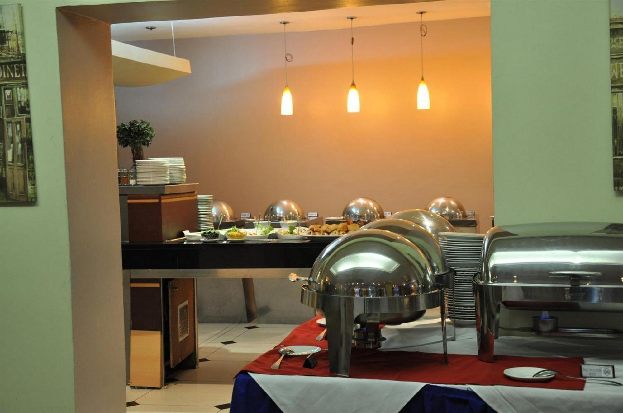 Room In Lodge - Golden Tulip Port Harcourt Hotel Exterior photo